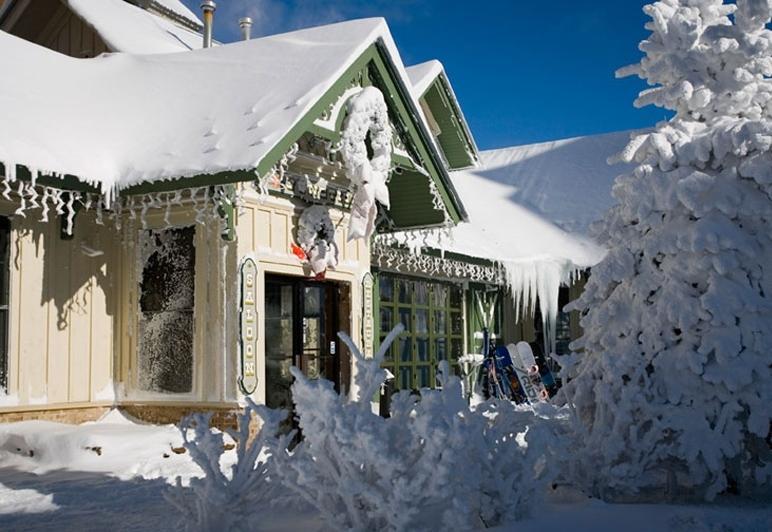 Inn At Snowshoe Exterior photo